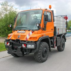 Unimog 400 Versorgungsfahrzeug für die Ölspurbeseitigung